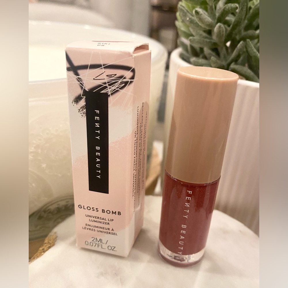 Fenty Beauty Gloss Bomb lip luminizer travel size color Riri New in Box